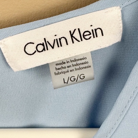 Calvin Klein Light Blue Sleeveless Pleated Blouse Professional Preppy Keyhole - Picture 5 of 9